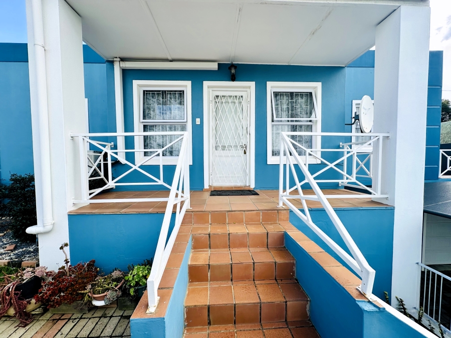 3 Bedroom Property for Sale in Bergzicht Western Cape